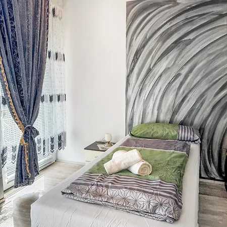 Center - Family فيلاخ